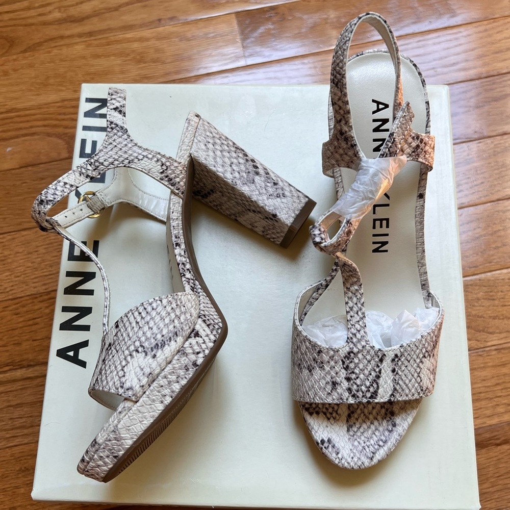 Anne Klein Vita platform sandal